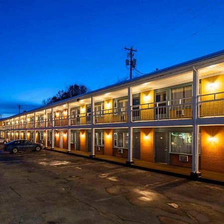 Econo Lodge Miramichi Exteriör bild