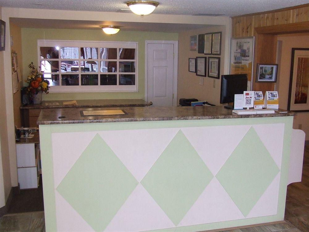 Econo Lodge Miramichi Exteriör bild