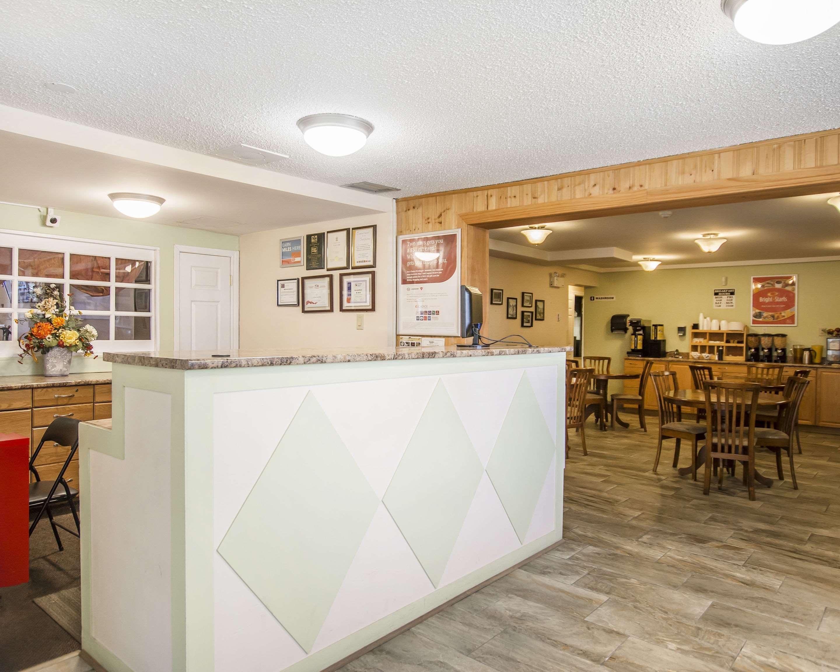 Econo Lodge Miramichi Exteriör bild