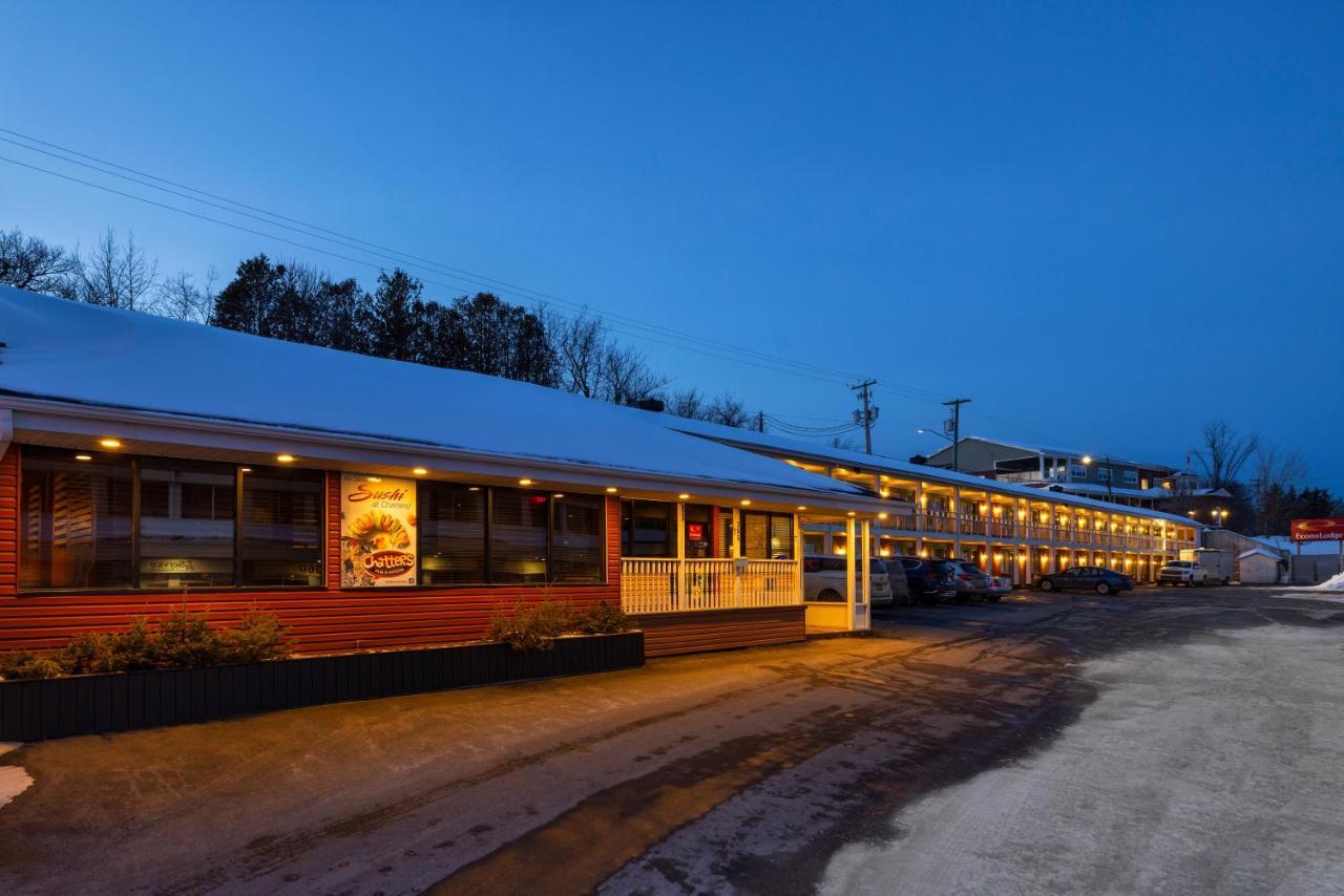 Econo Lodge Miramichi Exteriör bild