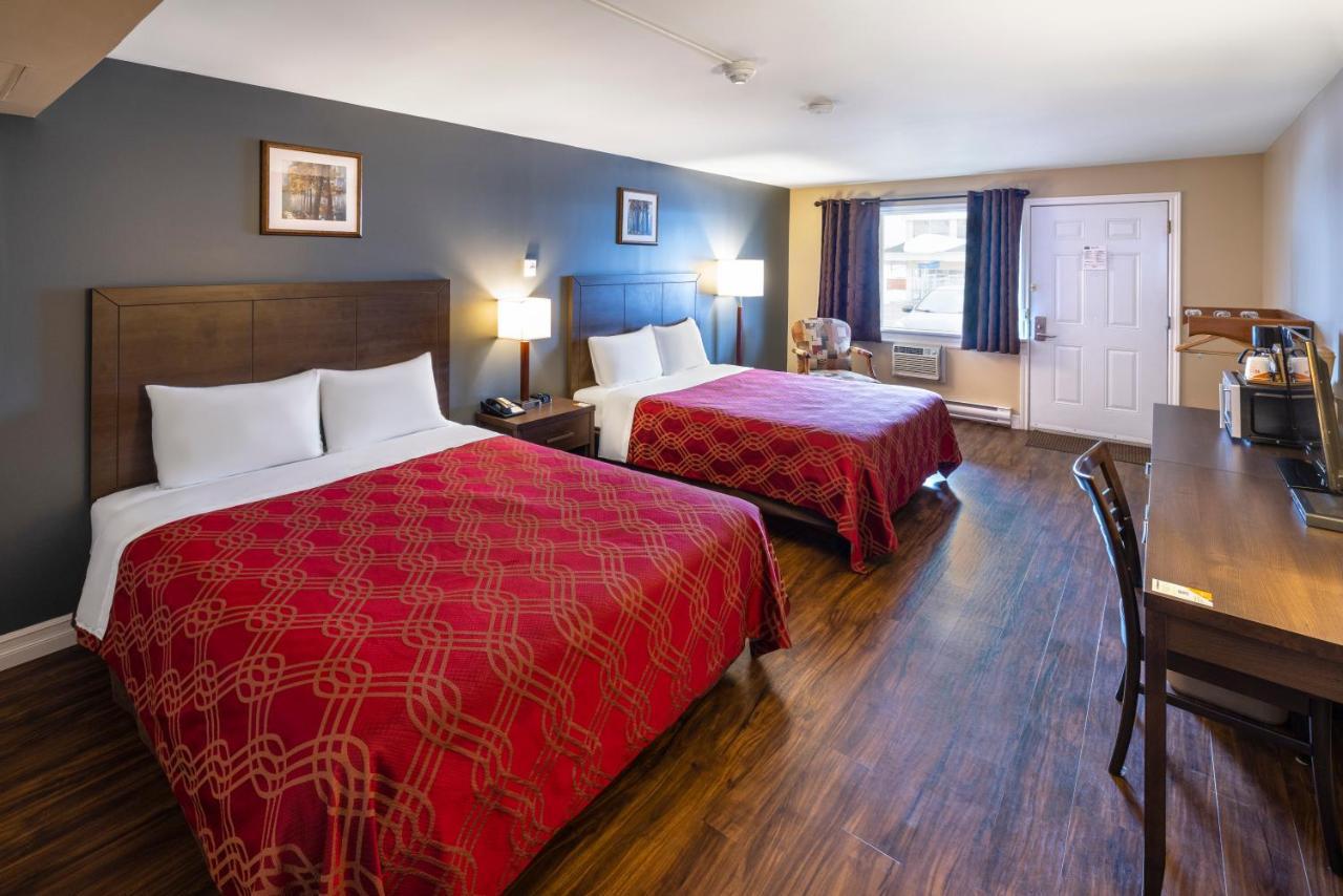 Econo Lodge Miramichi Exteriör bild