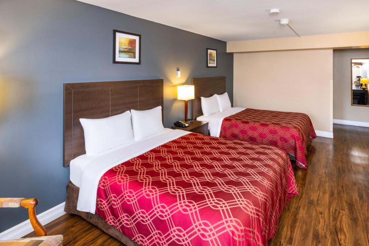 Econo Lodge Miramichi Exteriör bild