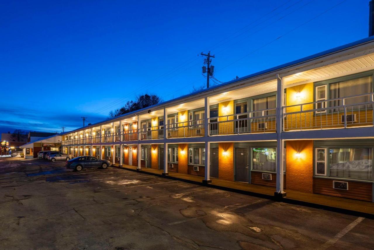 Econo Lodge Miramichi Exteriör bild
