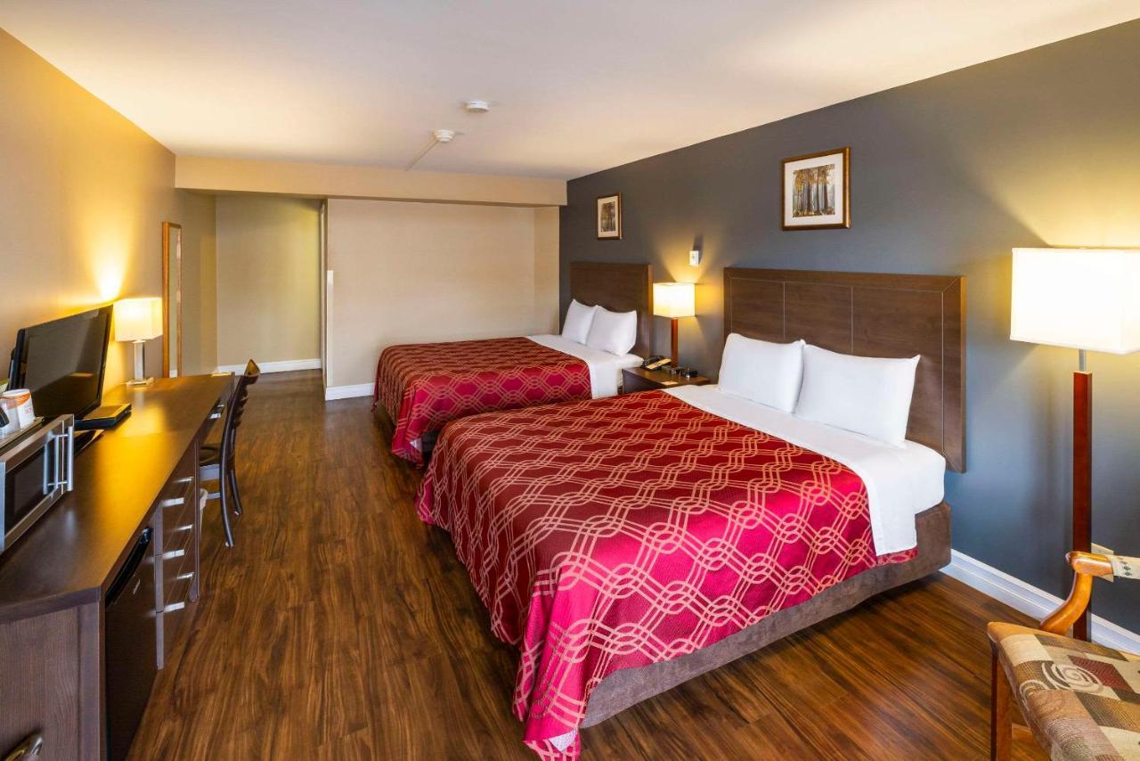 Econo Lodge Miramichi Exteriör bild