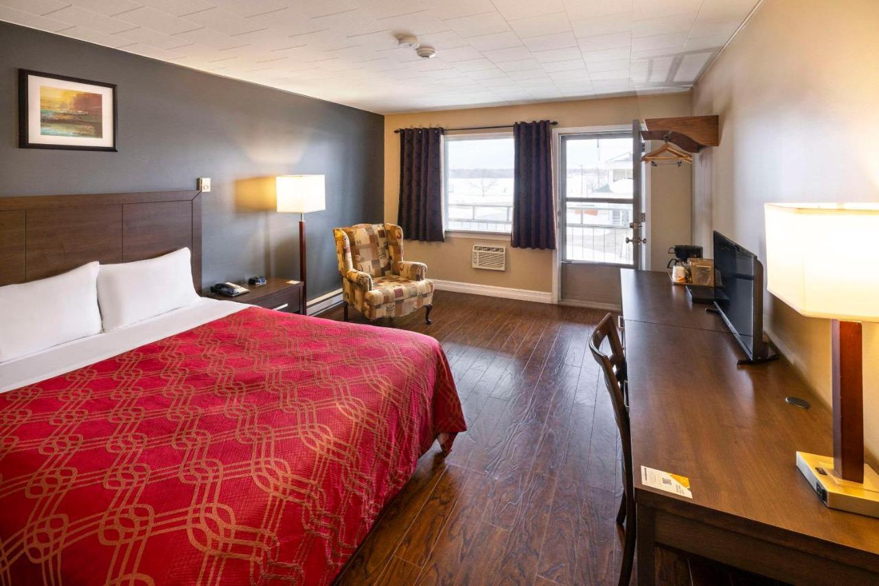 Econo Lodge Miramichi Exteriör bild