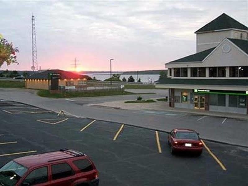 Econo Lodge Miramichi Exteriör bild