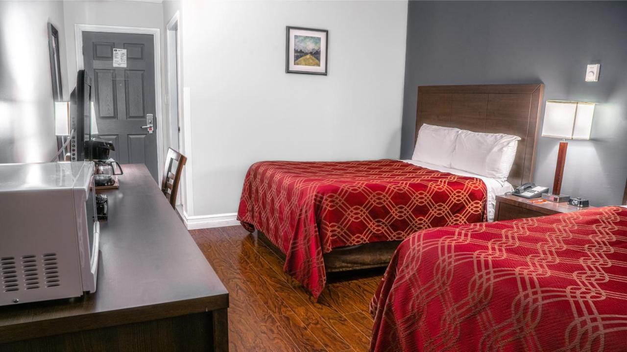 Econo Lodge Miramichi Exteriör bild